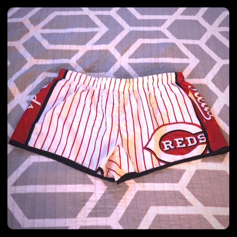 Cincinnati Reds shorts